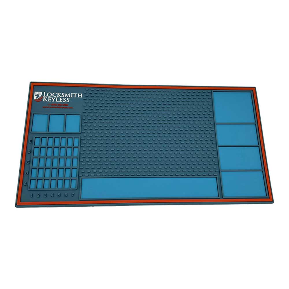 ECS AUTO PARTS 11" X 21" Compact Portable Pinning Mat